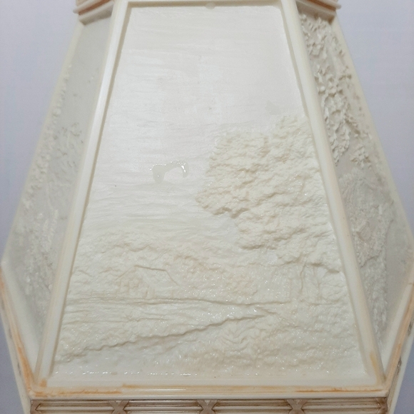 Vintage 6 Panel Relief Shade Boy/Girl/Dog at Waterpump Novelty Lamp. - Picture 7 of 11